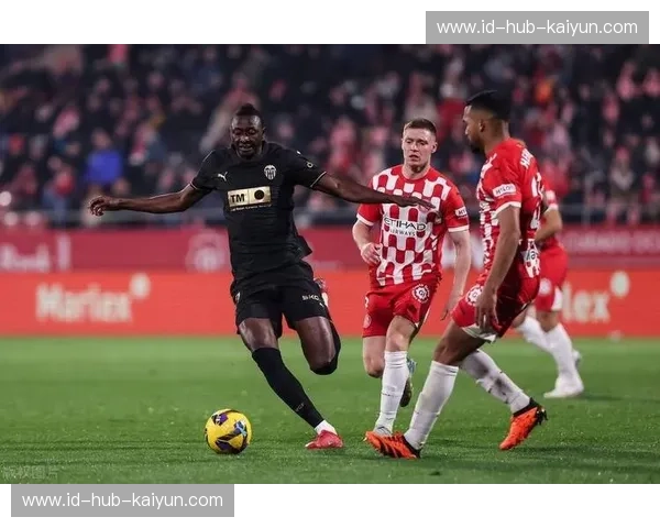 红蓝之魂对撞“加泰之王”：当赫罗纳不再只是巴萨的邻居